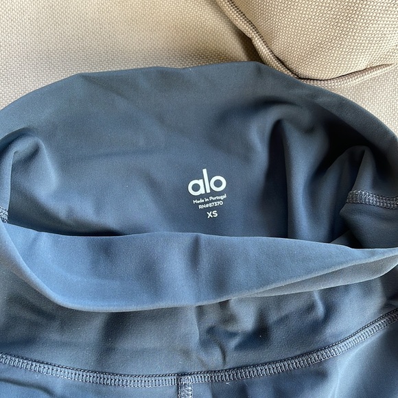 Alo size XS grey leggings - Picture 2 of 2